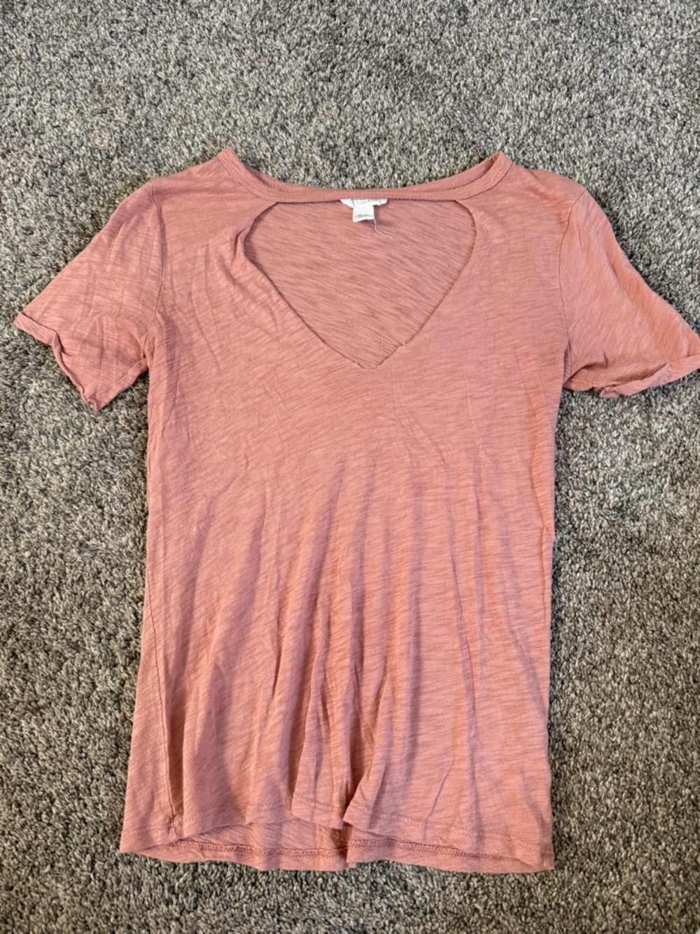 Women’s V-Neck Tee in Dusty Rose
